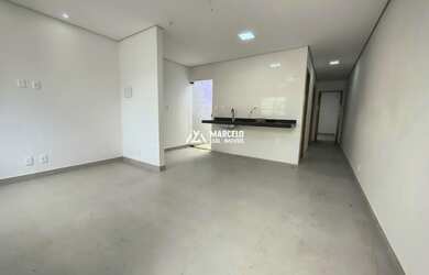 Imagem: A casa à venda possui 2 Dormitórios, 2 Banheiros, 1 Vaga na