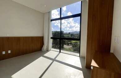 Imagem: A casa em condomínio possui 3 Dormitórios, 2 Banheiros, 4