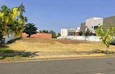 Imagem: O terreno possui 581m² de Área e está localizado em Jardim