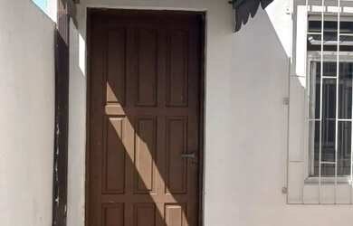 Imagem: A casa possui 2 Dormitórios, 3 Banheiros, 1 Vaga na garagem