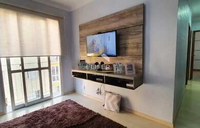 Imagem: O apartamento possui 3 Dormitórios, 1 Banheiro, 1 Vaga na garagem