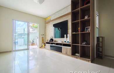 Imagem: A casa possui 3 Dormitórios, 3 Banheiros, 2 Vagas na garagem