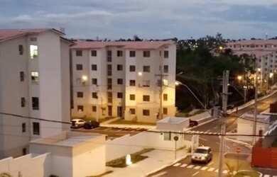 Imagem: O apartamento possui 2 Dormitórios, 1 Banheiro, 1 Vaga na garagem