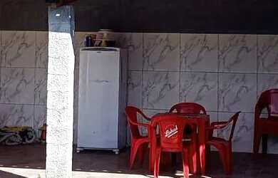 Imagem: A casa possui 3 Dormitórios, 3 Banheiros, 3 Vagas na garagem