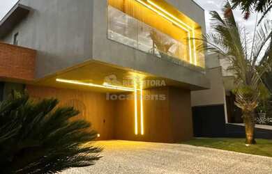 Imagem: A casa em condomínio possui 3 Dormitórios, 4 Banheiros, 4