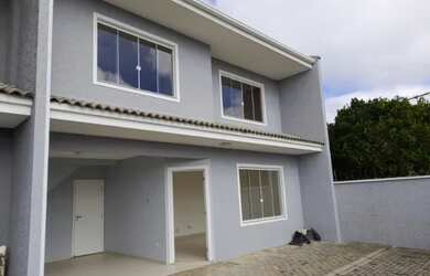 Imagem: A casa em condomínio possui 3 Dormitórios, 1 Banheiro, 2 Vagas