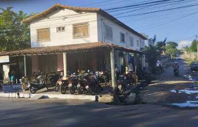 Imagem: A casa possui 4 Dormitórios, 2 Banheiros, 2 Vagas na garagem