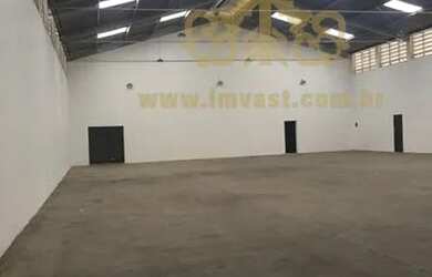 Imagem: O depósito possui 5 Vagas na garagem, 1.150m² de Área e