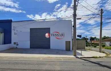 Imagem: O depósito possui 4 Vagas na garagem, 380m² de Área e está