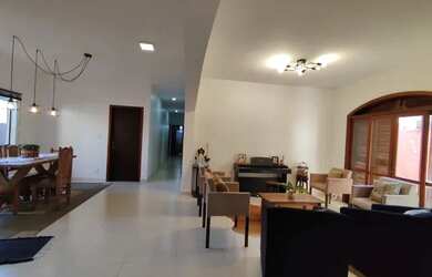 Imagem: O apartamento possui 4 Dormitórios, 2 Banheiros, 3 Vagas na