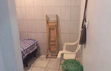 Imagem 5: Casa de 2/4. Varanda, 1 Banheiroe2 Dormitórios