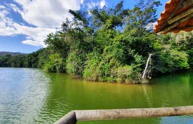 Imagem: O terreno possui 1.000m² de Área, Piscina e está localizado