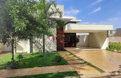 Imagem: A casa em condomínio possui 3 Dormitórios, 4 Banheiros, 4