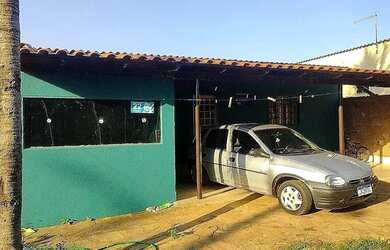 Imagem: A casa em condomínio possui 2 Dormitórios, 1 Banheiro, 2 Vagas