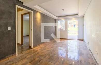 Imagem: A casa possui 3 Dormitórios, 1 Banheiro, 2 Vagas na garagem