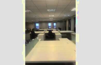 Imagem: O depósito possui 5 Vagas na garagem, 360m² de Área e está