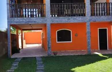 Imagem: A casa possui 3 Dormitórios, 3 Banheiros, 160m² de Área e