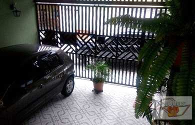 Imagem: A casa possui 3 Dormitórios, 2 Banheiros, 2 Vagas na garagem