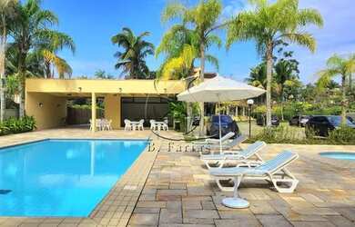 Imagem: A casa em condomínio possui 4 Dormitórios, 3 Banheiros, 2