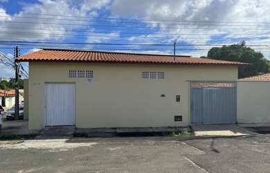 Imagem: A casa possui 1 Banheiro, 40m² de Área e está localizado