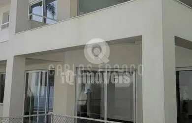 Imagem: A casa em condomínio possui 4 Dormitórios, 5 Banheiros, 5