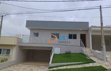 Imagem: A casa em condomínio possui 4 Dormitórios, 4 Banheiros, 4