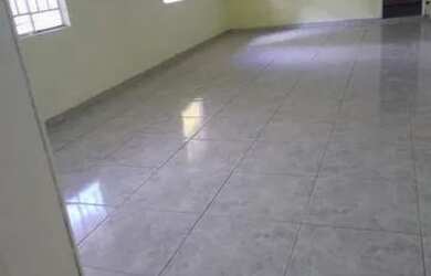 Imagem: A casa possui 1 Dormitório, 1 Banheiro, 4 Vagas na garagem