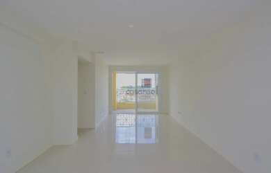 Imagem: O apartamento possui 2 Dormitórios, 2 Banheiros, 2 Vagas na