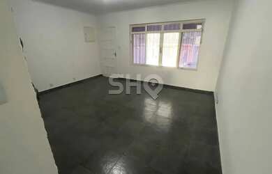 Imagem: A casa possui 4 Dormitórios, 3 Banheiros, 2 Vagas na garagem