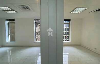 Imagem 13: Espaço de escritório premium no coração financeiro de São Paulo, com 4 vagas de garagem, d