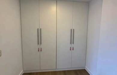 Imagem 10: LINDO APARTAMENTO EM CONDOMINIO EM FRENTE A PRAIA- QUARTO COM CLOSET E SALA COM COZINHA AM