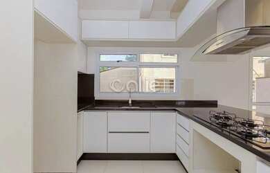 Imagem: A casa em condomínio possui 3 Dormitórios, 3 Banheiros, 2