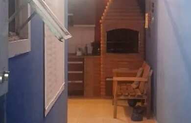 Imagem: A casa em condomínio possui 2 Dormitórios, 2 Banheiros, 3