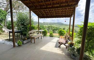 Imagem: A chácara possui 1200m² de Área e está localizado em Real