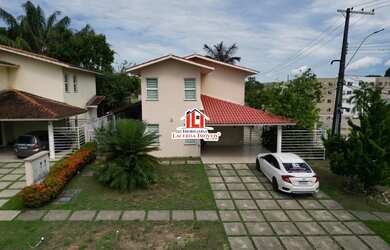 Imagem: A casa em condomínio possui 4 Dormitórios, 3 Banheiros, 4