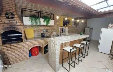 Imagem: A casa em condomínio possui 3 Dormitórios, 2 Banheiros, 3