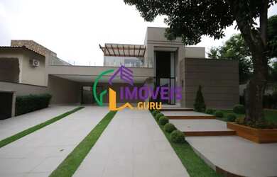 Imagem: A casa em condomínio possui 4 Dormitórios, 5 Banheiros, 5