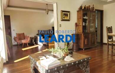 Imagem: O apartamento possui 4 Dormitórios, 2 Banheiros, 1 Vaga na