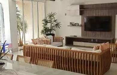 Imagem: A casa possui 3 Dormitórios, 5 Banheiros, 3 Vagas na garagem