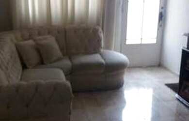 Imagem: A casa possui 3 Dormitórios, 3 Banheiros, 3 Vagas na garagem