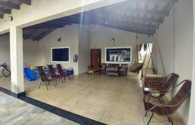 Imagem: A casa em condomínio possui 4 Dormitórios, 4 Banheiros, 4