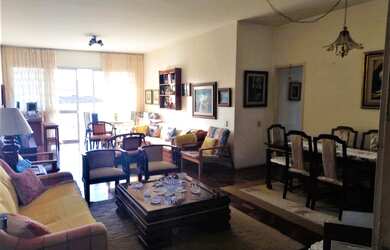 Imagem: O apartamento possui 3 Dormitórios, 2 Banheiros, 2 Vagas na