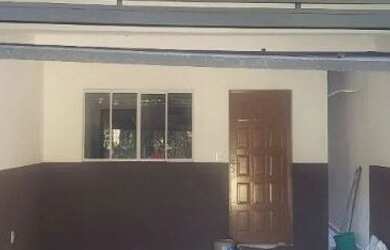 Imagem: A casa possui 4 Dormitórios, 3 Banheiros, 1 Vaga na garagem