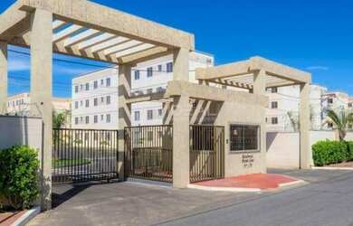 Imagem: O apartamento possui 2 Dormitórios, 1 Banheiro, 1 Vaga na garagem