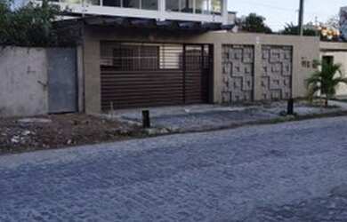 Imagem: A casa possui 3 Dormitórios, 3 Banheiros, 3 Vagas na garagem