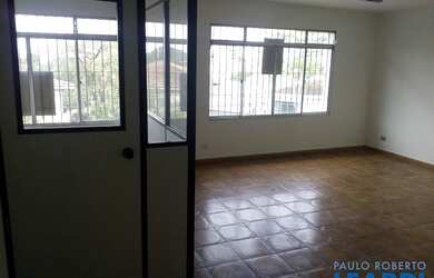 Imagem: O depósito possui 2 Vagas na garagem, 130m² de Área e está