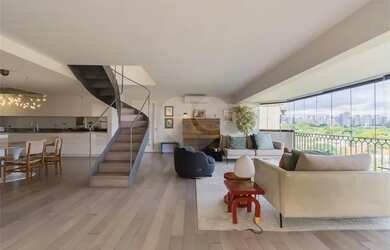 Imagem 5: Vista deslumbrante. 276m² de Área, 4 Vagas na garageme3 Dormitórios