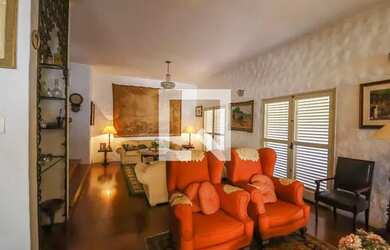 Imagem: A casa em condomínio possui 4 Dormitórios, 5 Banheiros, 4