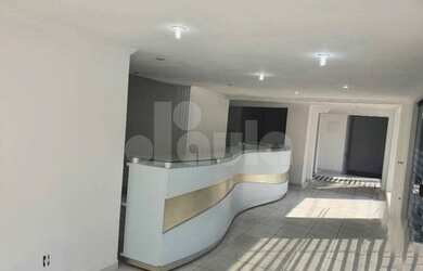 Imagem: O depósito possui 4 Vagas na garagem, 455m² de Área e está