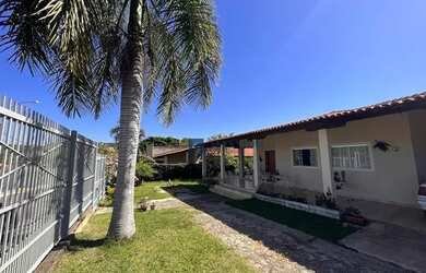 Imagem: A casa em condomínio possui 3 Dormitórios, 4 Banheiros, 2